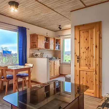 Beautiful In With 1 Bedrooms And Wifi *